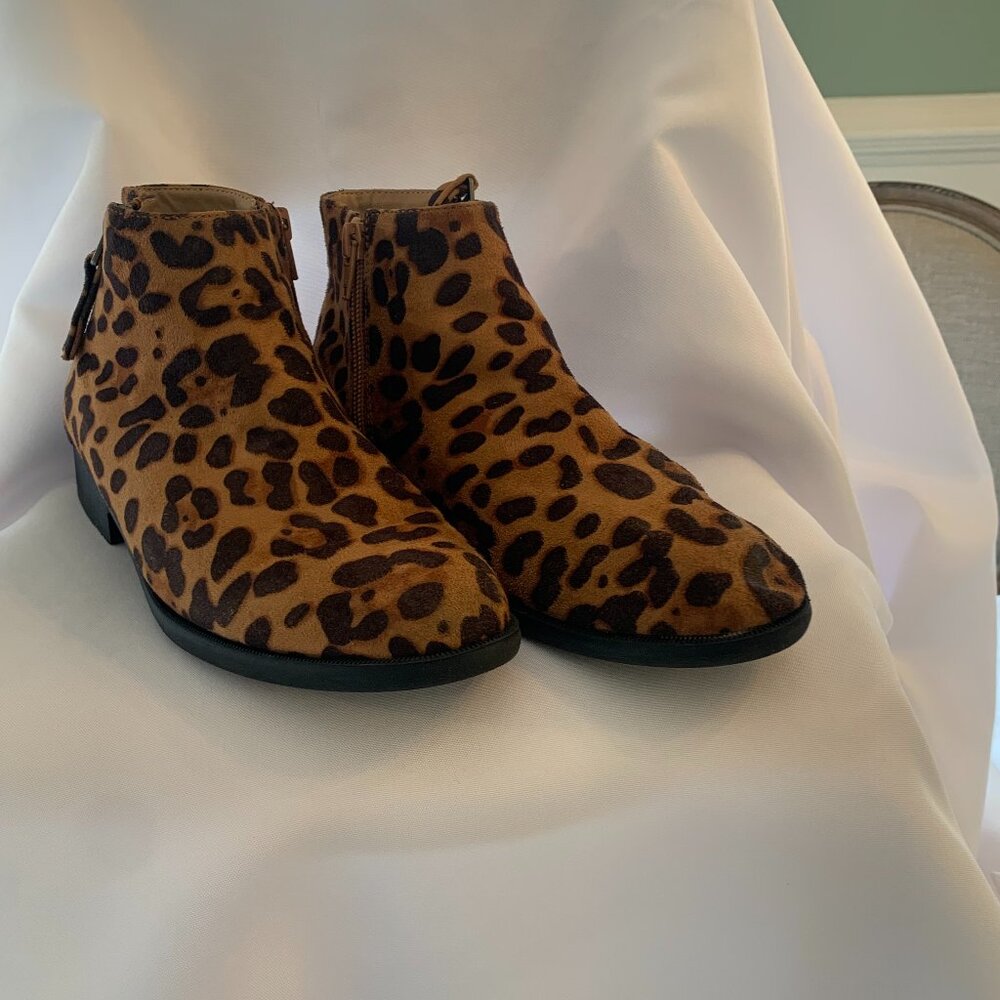 Leopard Animal Print Time and Tru Faux Suede Booties 7 1/2